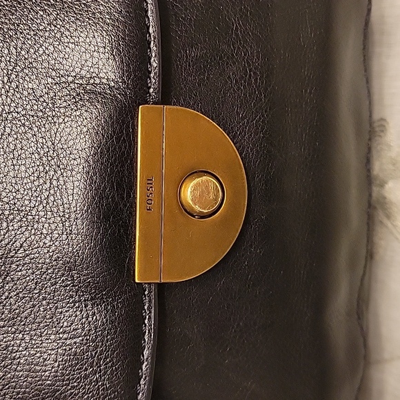 EUC vintage leather Fossil crossbody bag - Picture 14 of 16